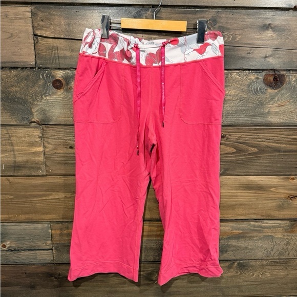lululemon athletica Pants - Lululemon Wide Legged Capris